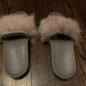 Never worn UGG slide size 6